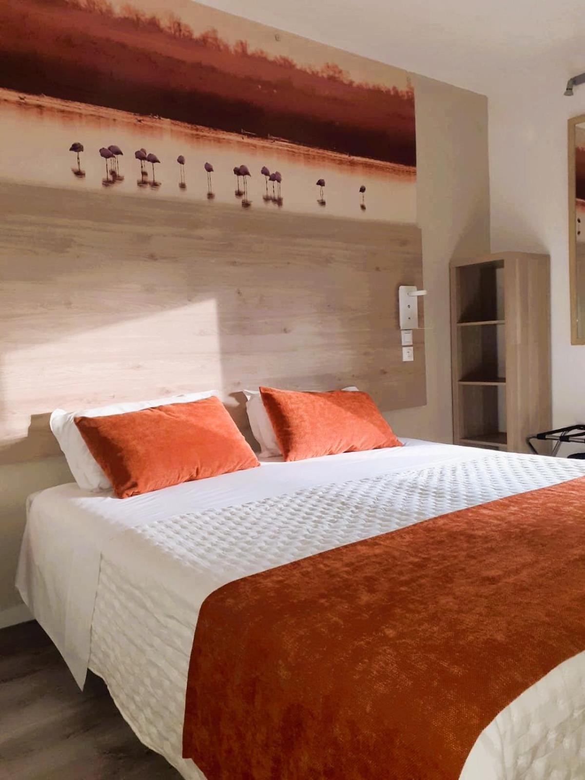 Hotel Le Mas Des Ponts D'Arlés Habitación foto