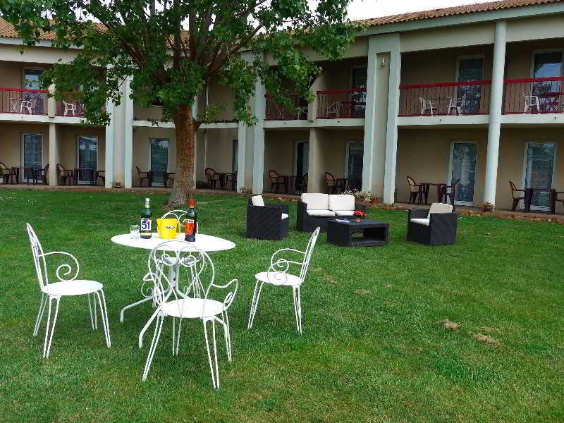 Hotel Le Mas Des Ponts D'Arlés Exterior foto